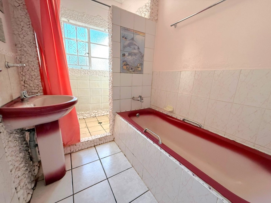4 Bedroom Property for Sale in Wilgehof Free State